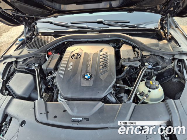 BMW 7-Series 2018 — photo 9