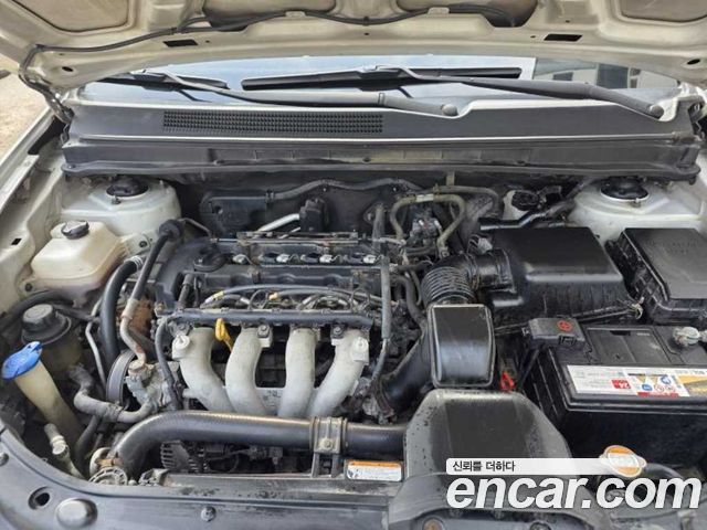 Kia Carens 2010 — photo 8