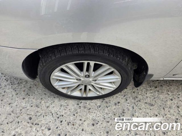 Kia Carens 2010 — photo 9