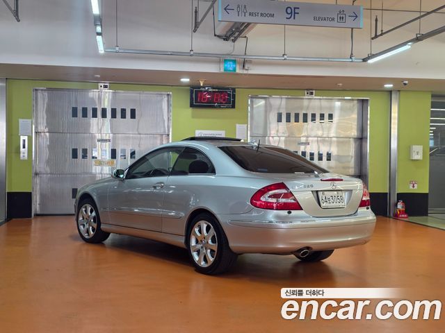Mercedes-Benz CLK-Class 2002 — photo 6