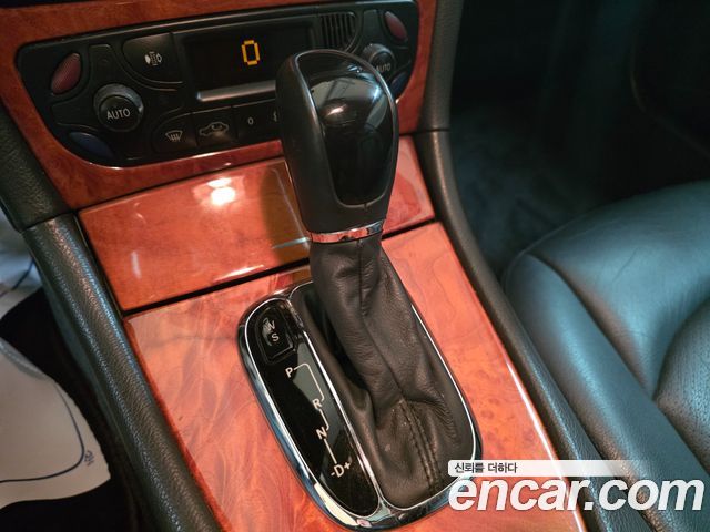 Mercedes-Benz CLK-Class 2002 — photo 12