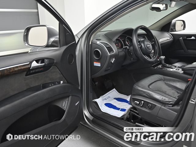 Audi Q7 2015 — photo 11
