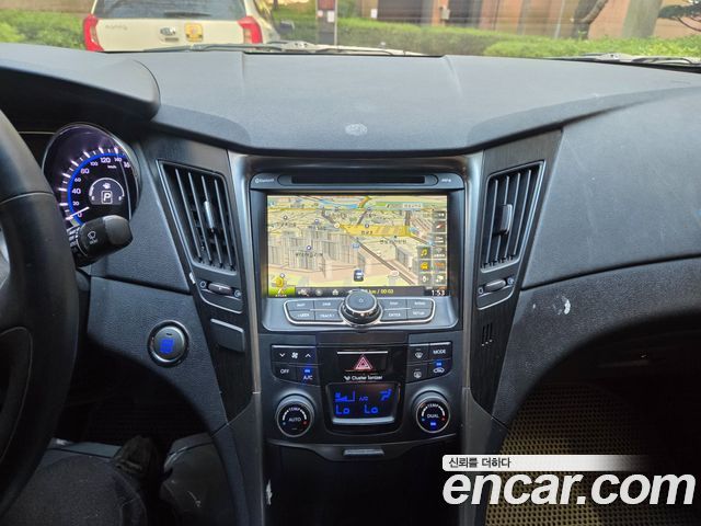 Hyundai Sonata 2013 — photo 12