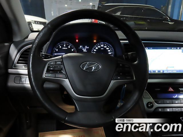 Hyundai AVANTE 2016 — photo 10