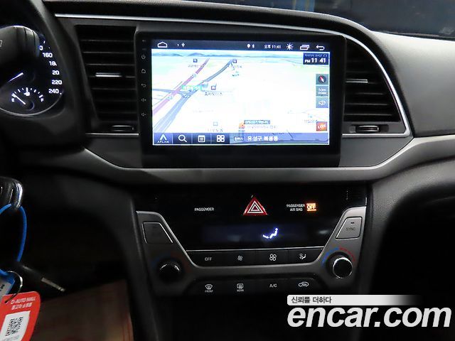 Hyundai AVANTE 2016 — photo 12