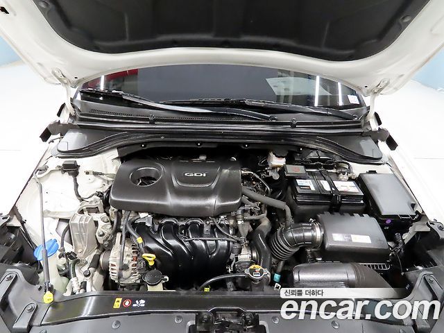 Hyundai AVANTE 2016 — photo 19