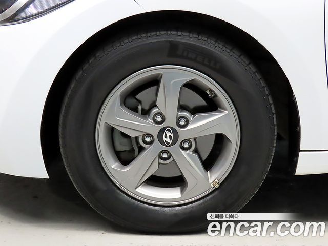 Hyundai AVANTE 2016 — photo 20