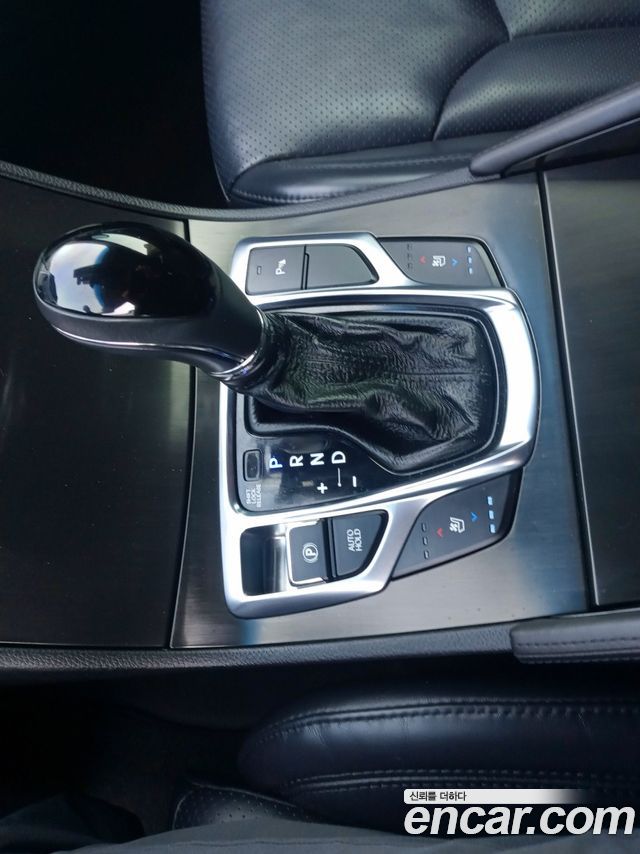 Hyundai Grandeur 2015 — photo 17