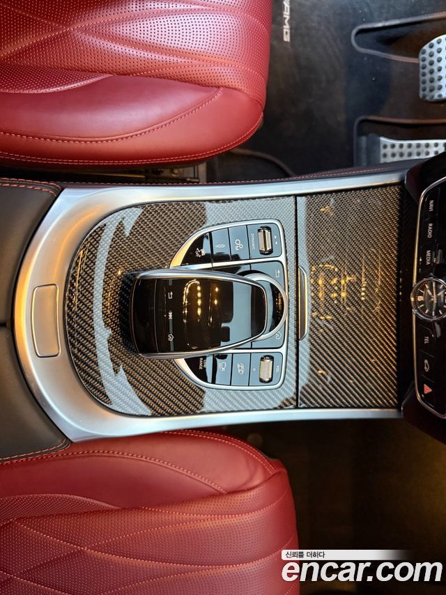 Mercedes-Benz G-Class 2022 — photo 16