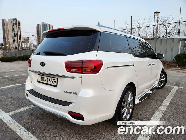 Kia Canival 2019 — photo 2