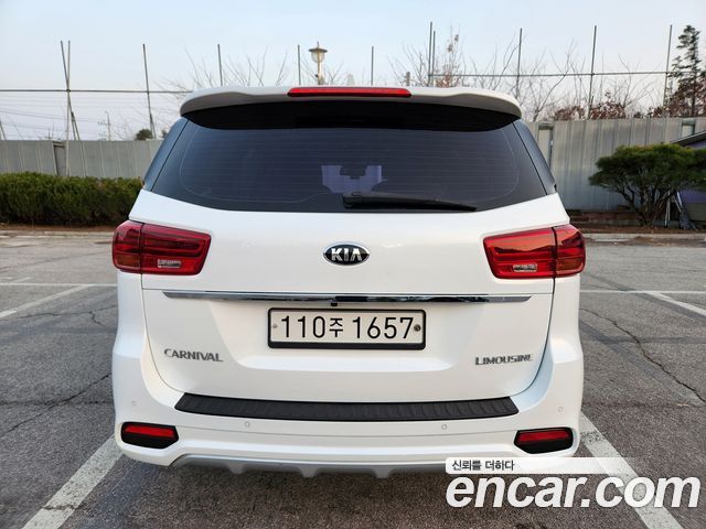 Kia Canival 2019 — photo 4
