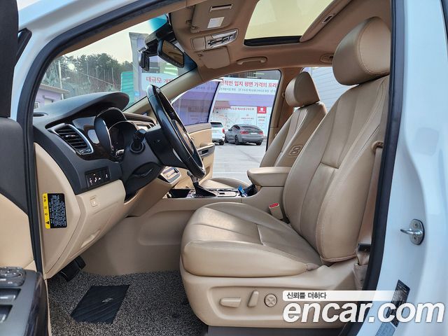 Kia Canival 2019 — photo 10