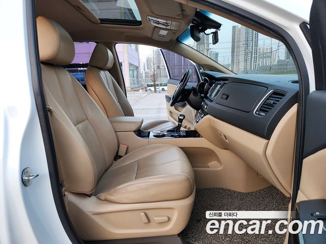 Kia Canival 2019 — photo 11