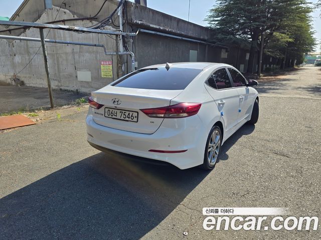 Hyundai AVANTE 2018 — photo 6