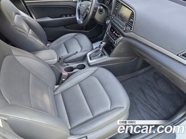Hyundai AVANTE 2018 — photo 9