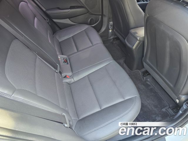Hyundai AVANTE 2018 — photo 10