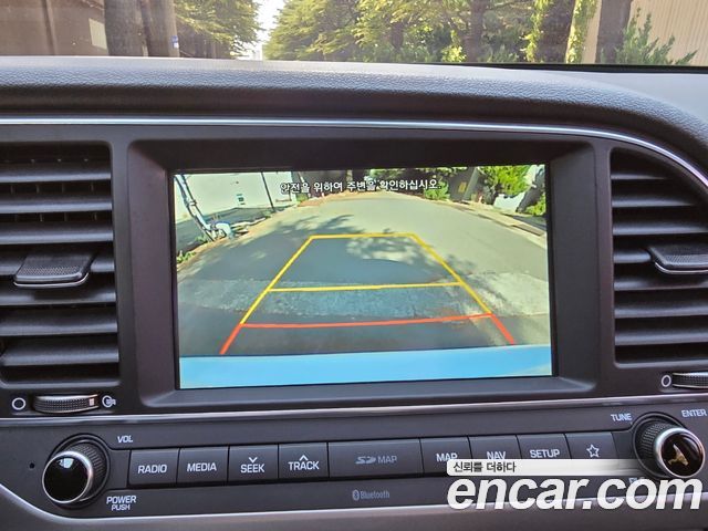 Hyundai AVANTE 2018 — photo 13