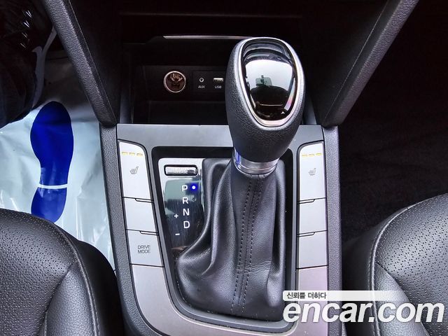Hyundai AVANTE 2018 — photo 15
