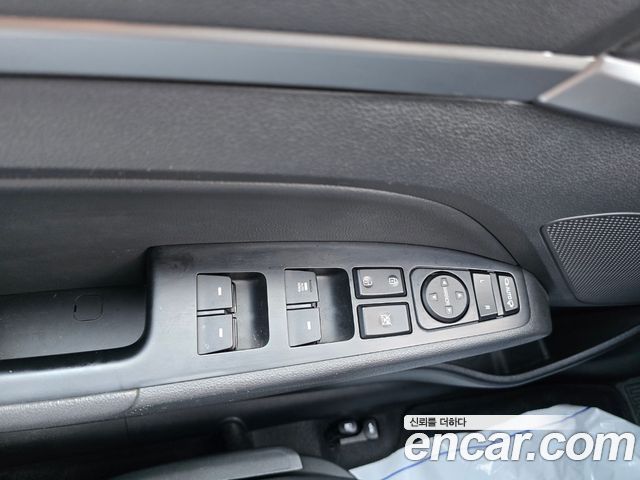 Hyundai AVANTE 2018 — photo 16