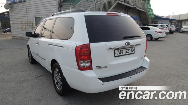 Kia Canival 2014 — photo 6