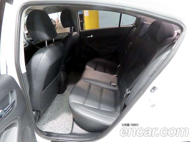 Kia K3 2013 — photo 7