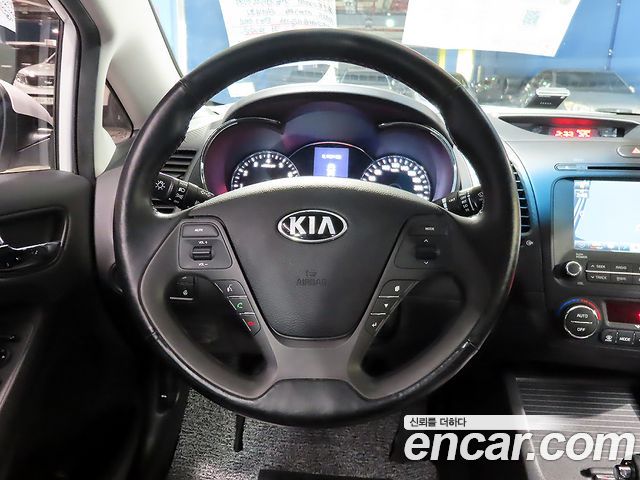 Kia K3 2013 — photo 10