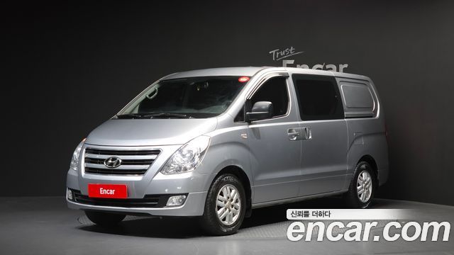 Hyundai Starex 2017 — photo 1