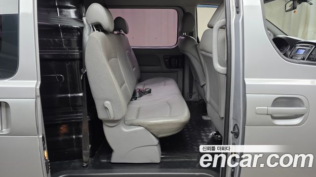 Hyundai Starex 2017 — photo 12