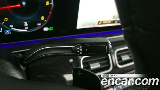 Mercedes-Benz GLE-Class 2021 — photo 9