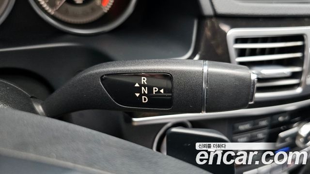 Mercedes-Benz E-Class 2014 — photo 9