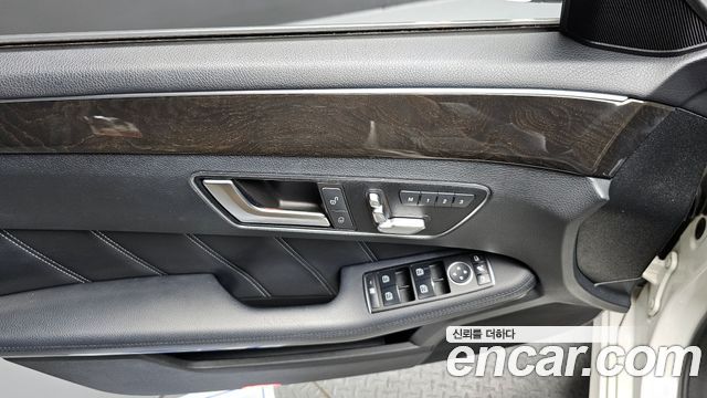 Mercedes-Benz E-Class 2014 — photo 17