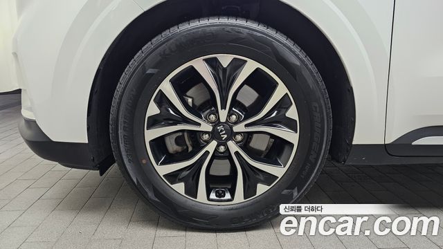 Kia Canival 2021 — photo 5