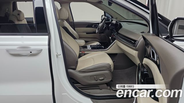 Kia Canival 2021 — photo 11