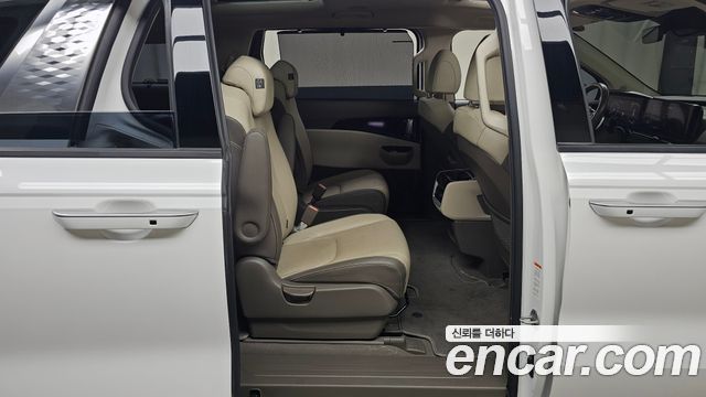 Kia Canival 2021 — photo 12