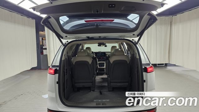 Kia Canival 2021 — photo 20