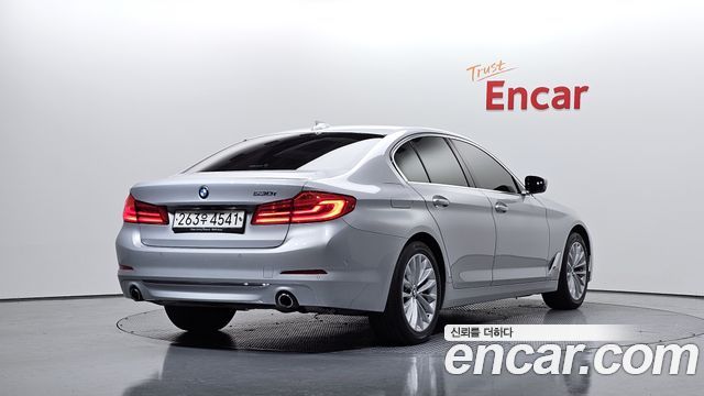 BMW 5-Series 2020 — photo 2