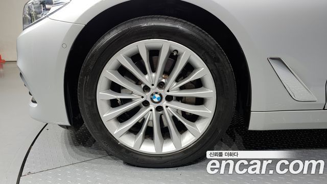 BMW 5-Series 2020 — photo 5