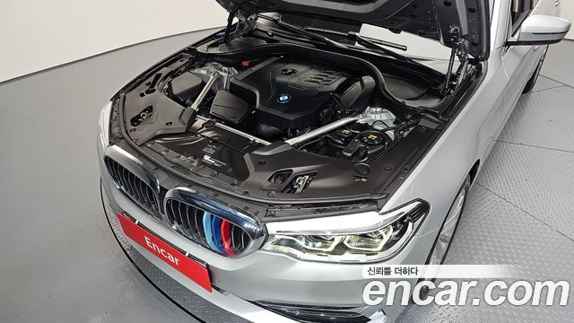 BMW 5-Series 2020 — photo 6