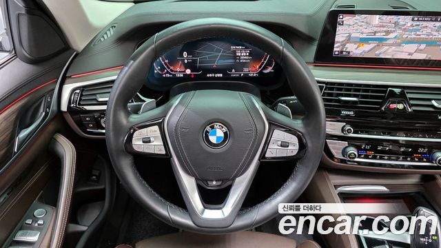 BMW 5-Series 2020 — photo 13