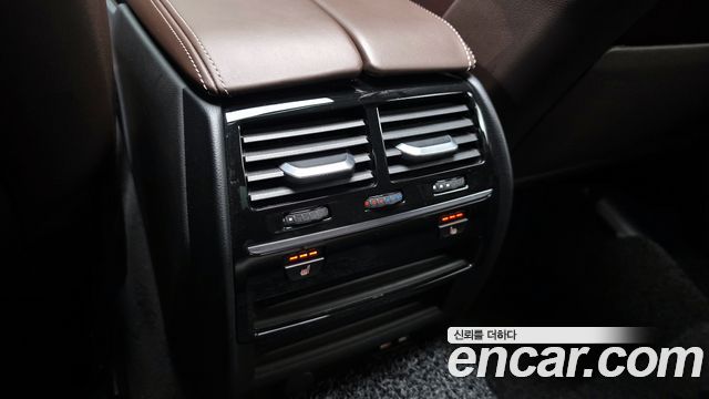 BMW 5-Series 2020 — photo 18