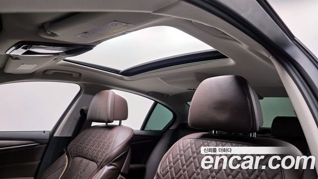 BMW 5-Series 2020 — photo 19