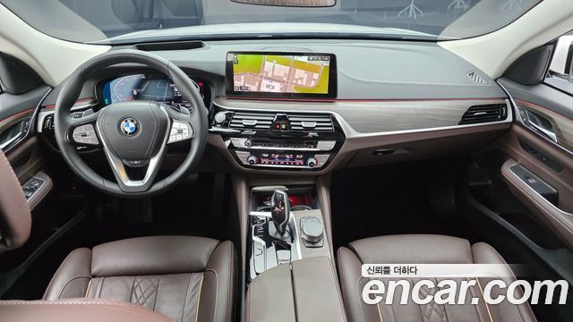 BMW Gran Turismo 2023 — photo 7