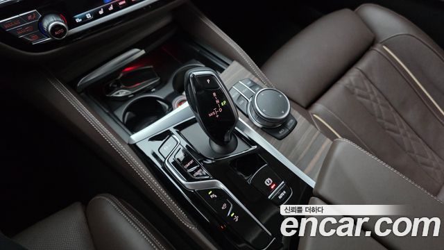 BMW Gran Turismo 2023 — photo 9