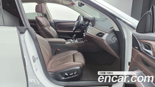 BMW Gran Turismo 2023 — photo 10