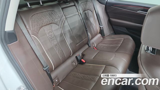 BMW Gran Turismo 2023 — photo 12