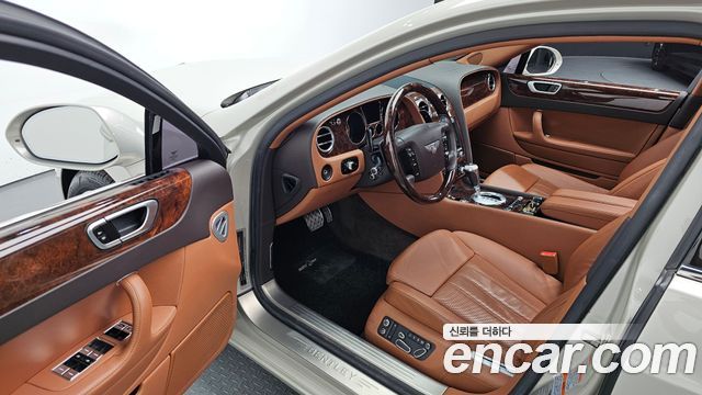 Bentley Flying Spur 2012 — photo 11