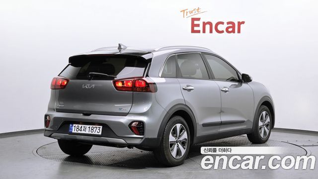 Kia Niro 2022 — photo 2