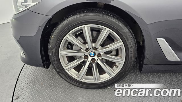 BMW 5-Series 2018 — photo 5