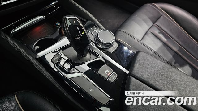 BMW 5-Series 2018 — photo 9