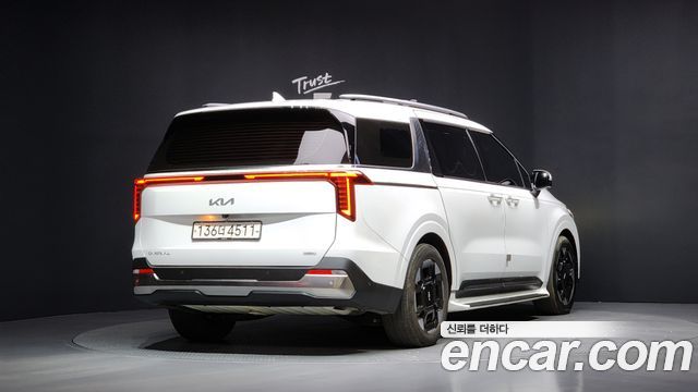 Kia Canival 2025 — photo 2